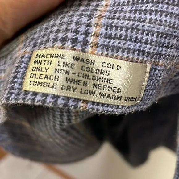 Bill Blass Mens button down stripped shirt - Picture 5 of 12